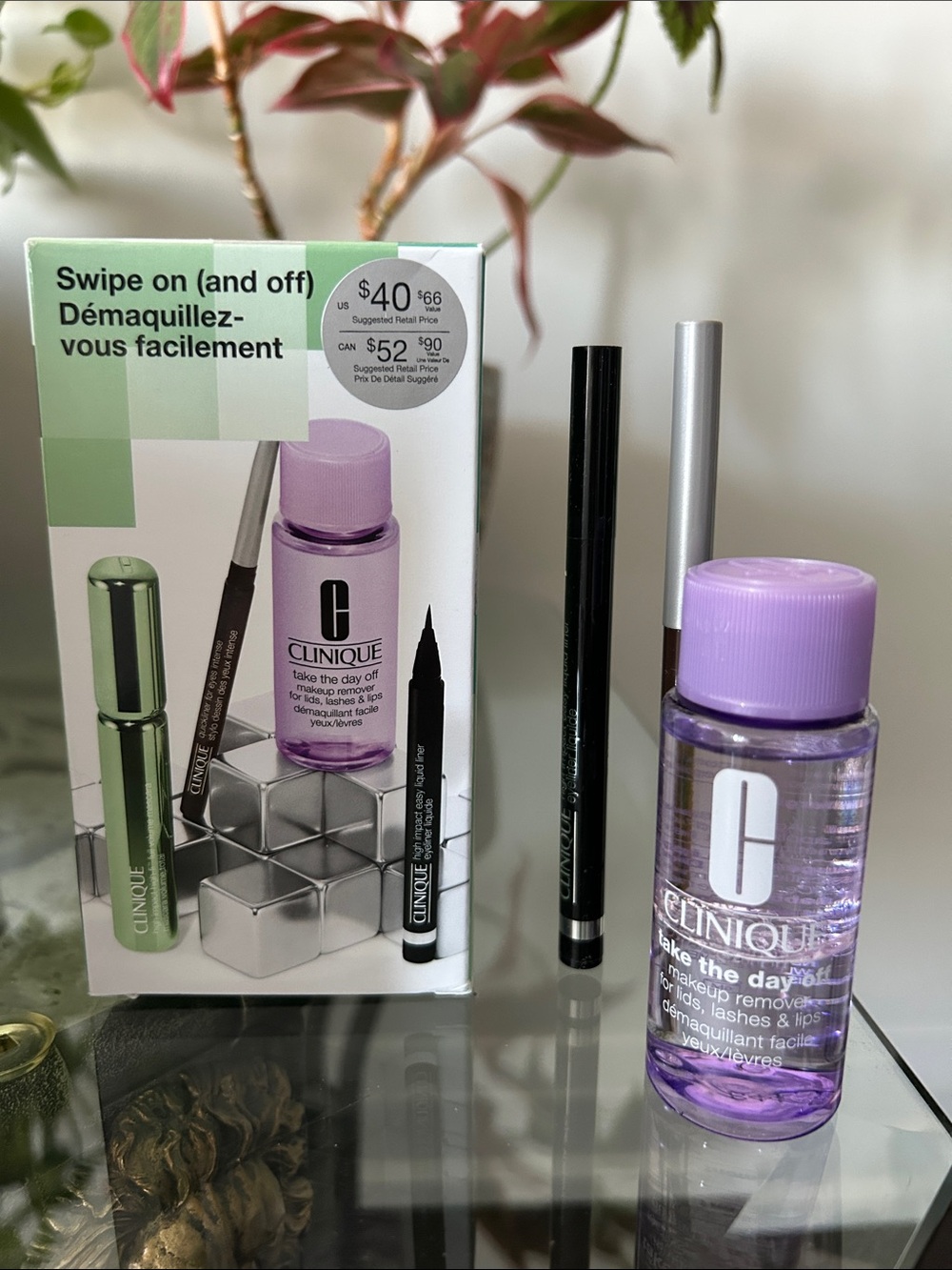 Clinique Swipe On and Off Makeup Set